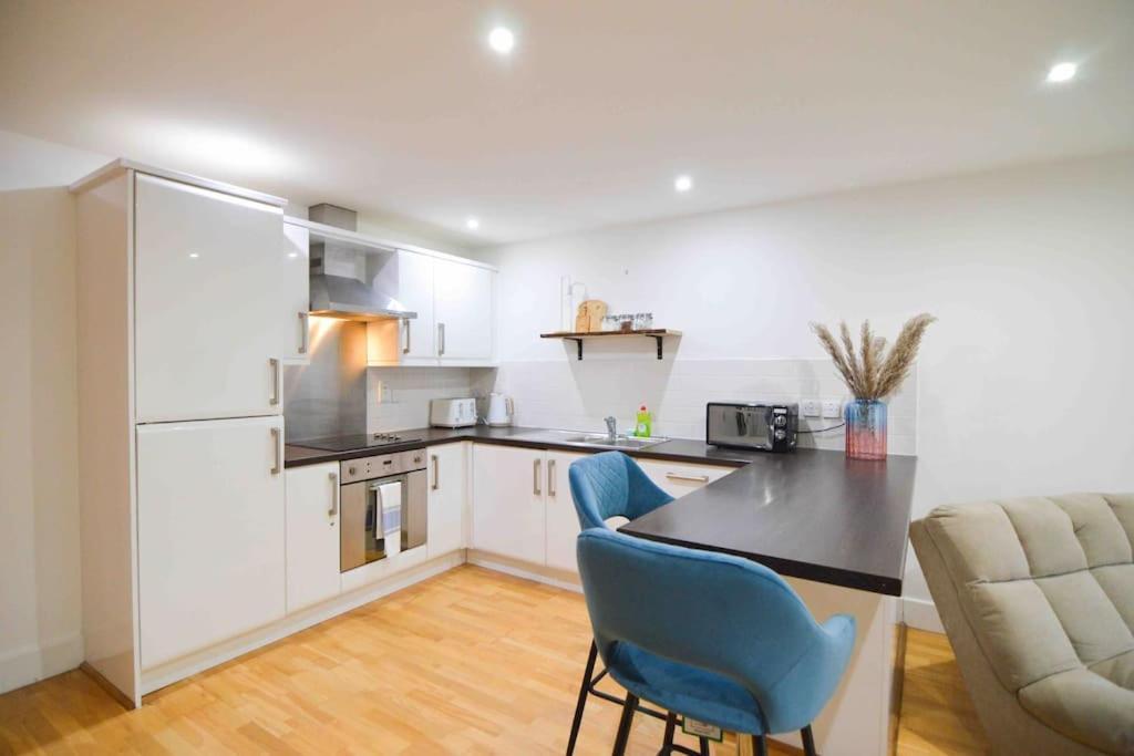 Cosy, Centrally Located Studio With Gated Parking! Loughborough Exterior foto